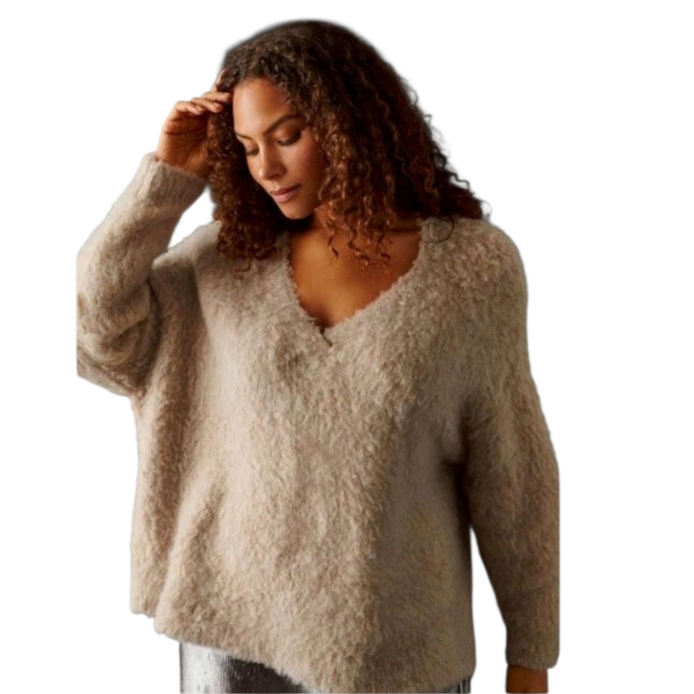 Maeve by Anthropologie Plush V-Neck Beige Sweater‎ Size XL